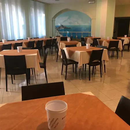 Pensión Hh Il Gabbiano 3*