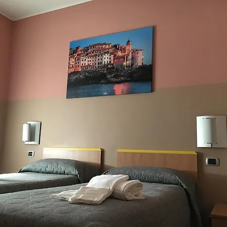 招待所 Hh Il Gabbiano 斯培西亚